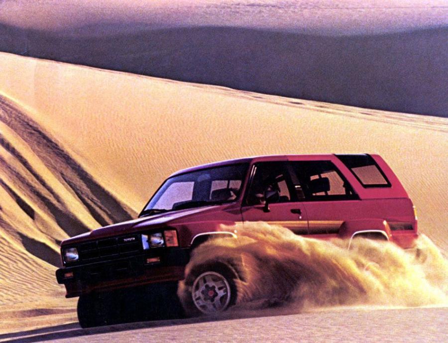  Toyota 4Runner (LN60) 1984 года  (фото 9 из 22)